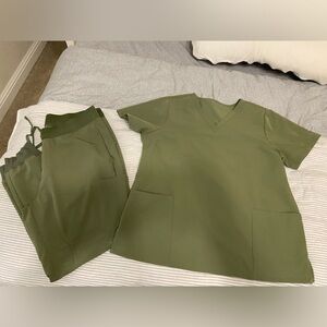 Mandala Olive scrub set